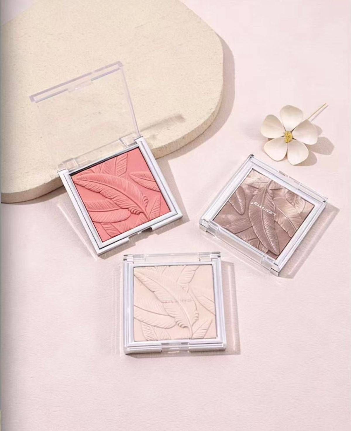 BLUSHER