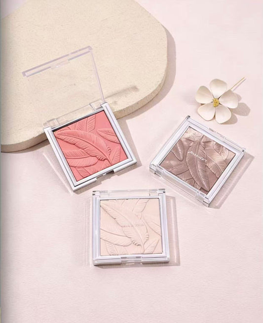 BLUSHER